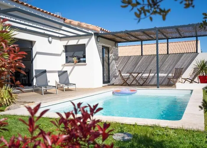 Elegant In Valiere * Sainte-Valière